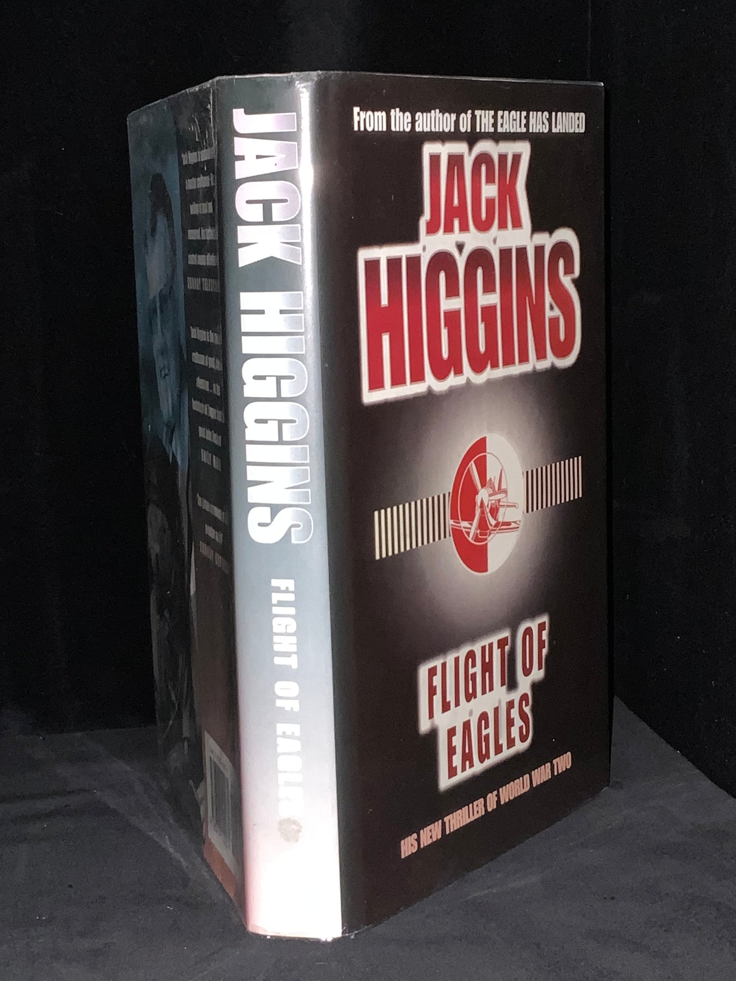Flight of Eagles. Jack Higgins (1990).