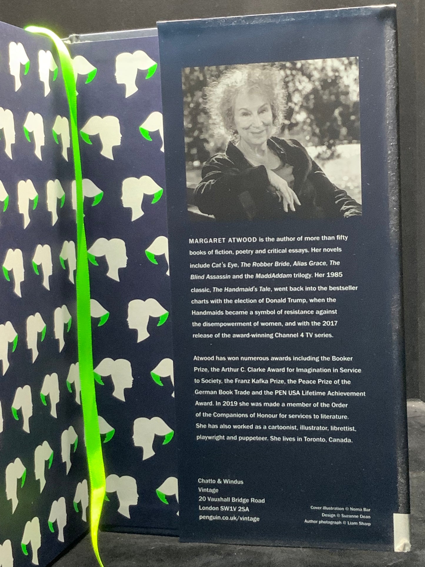 Margaret Atwood, Handmaid's Tale. Sequel — The Testaments. 1st Edition (Margaret Atwood)