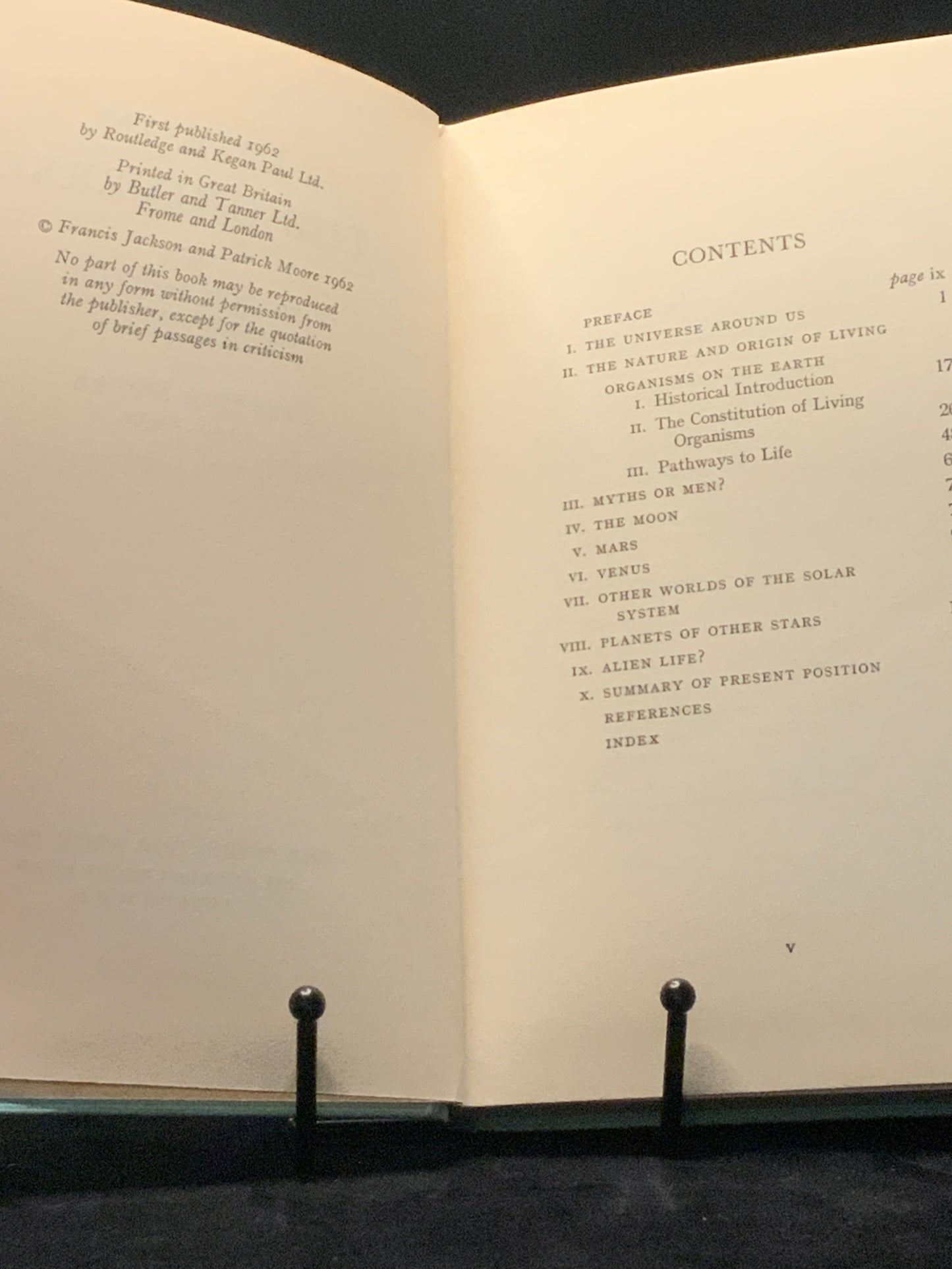 Life in the Universe Jackson Moore 1962 HB Scientific Book Club